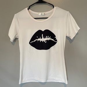 Lips Tee